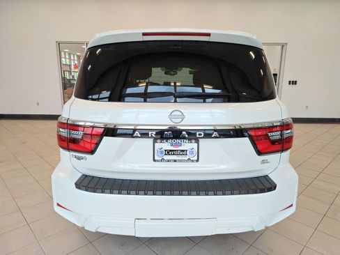 Used 2024 Nissan Armada SL w/ Captain's Chairs Package AWD/4WD image 4