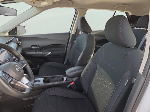 Used 2024 Nissan Kicks SV image 13