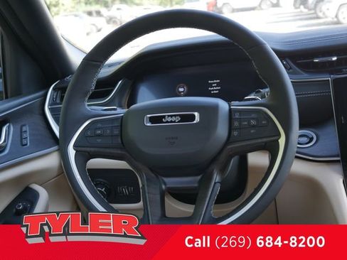 New 2025 Jeep Grand Cherokee Limited w/ Luxury Tech Group II AWD/4WD image 41