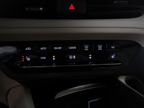 Used 2023 Buick Envision Essence image 23