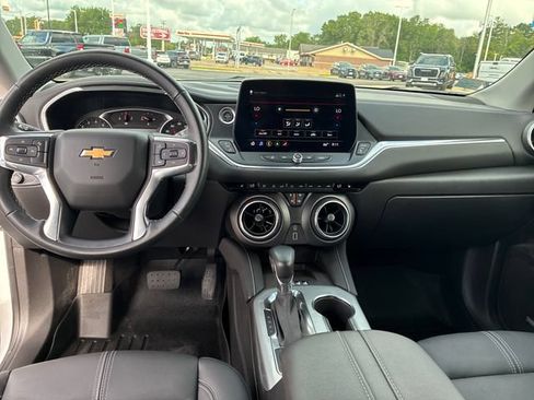 Used 2025 Chevrolet Blazer LT w/ Sound & Technology Package AWD/4WD image 16