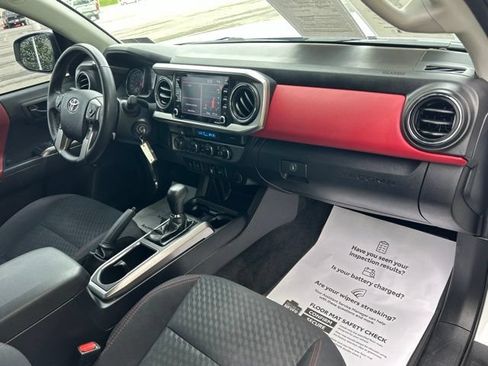 Used 2022 Toyota Tacoma SR5 w/ Technology Package AWD/4WD image 32