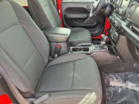 Used 2021 Jeep Wrangler Sport S image 19