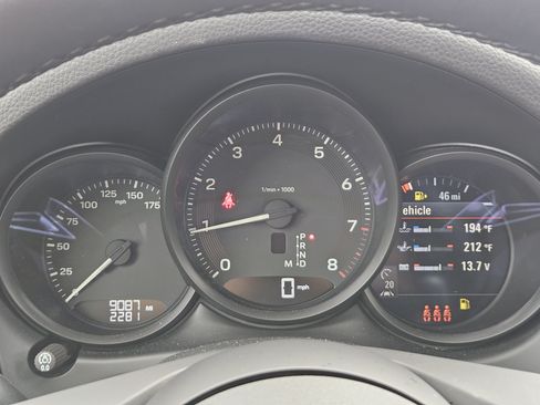 Certified 2026 Porsche Macan AWD/4WD image 16