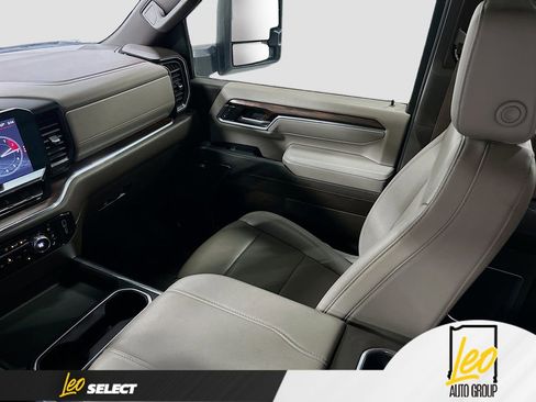 Used 2024 GMC Sierra 2500 SLT w/ SLT Premium Package image 24