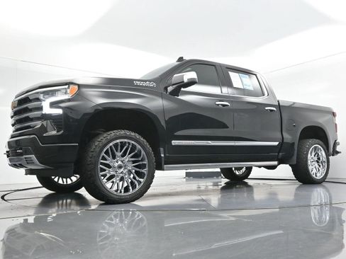Used 2023 Chevrolet Silverado 1500 High Country w/ High Country Premium Package AWD/4WD image 41