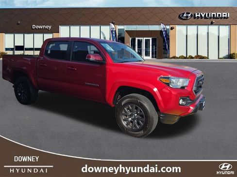 Used 2023 Toyota Tacoma SR5 w/ Technology Package AWD/4WD image 7
