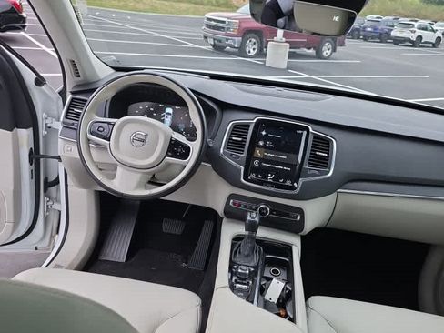 Used 2020 Volvo XC90 T6 Momentum AWD/4WD image 7