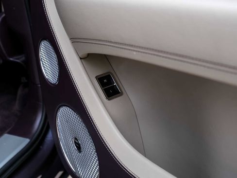 Used 2023 Bentley Bentayga Extended Wheelbase AWD/4WD image 66