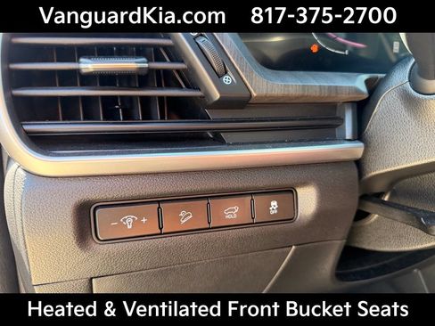 Used 2024 Kia Telluride EX w/ EX Captain's Chair Package FWD image 16