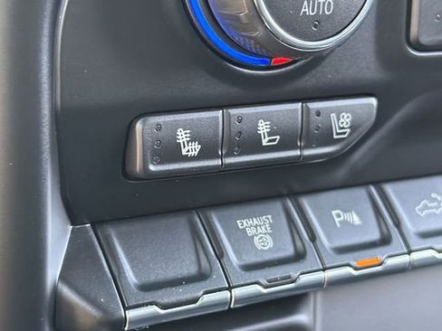 Used 2021 Chevrolet Silverado 2500 LTZ w/ LTZ Convenience Package image 27