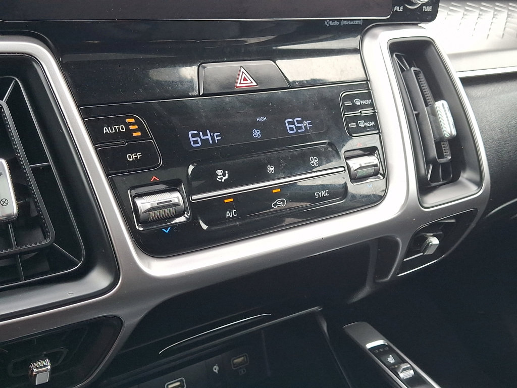 Used 2023 Kia Sorento S w/ Panoramic Sunroof Package FWD image 35