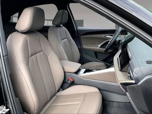 Used 2025 Audi Q5 2.0T Premium Plus w/ Premium Plus image 29