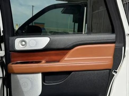 Used 2020 Lincoln Navigator L Reserve w/ Luxury Package image 27