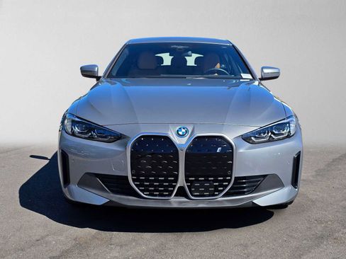 Used 2023 BMW i4 eDrive40 RWD image 8