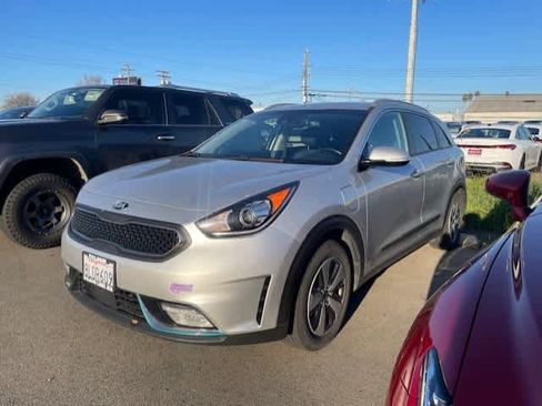 Used 2019 Kia Niro EX image 3