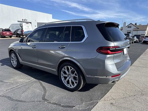 Used 2023 BMW X7 xDrive40i image 2