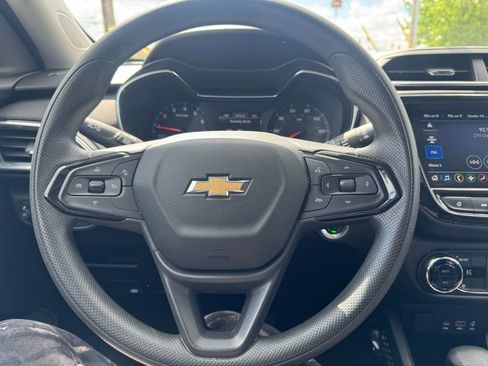 Used 2023 Chevrolet TrailBlazer LT w/ Convenience Package FWD image 10