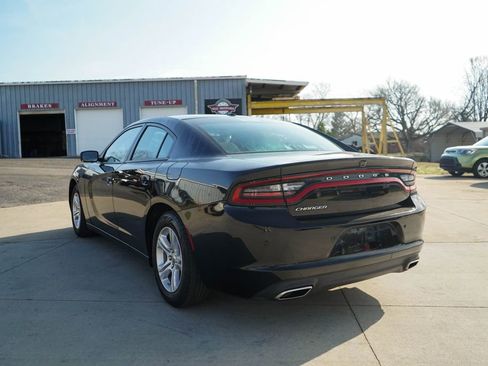 Used 2022 Dodge Charger SXT image 4