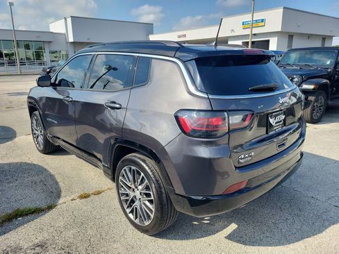 Used 2023 Jeep Compass Limited w/ Elite Group image 3