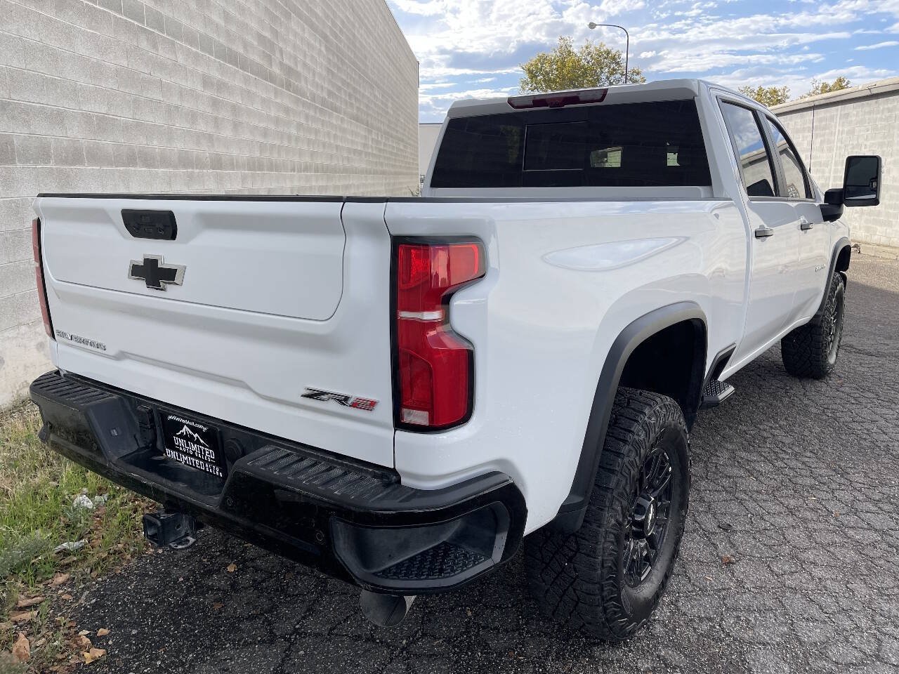 Used 2026 Chevrolet Silverado 2500 ZR2 AWD/4WD image 4