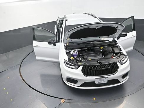 New 2026 Chrysler Pacifica Select w/ S Appearance Package AWD/4WD image 28