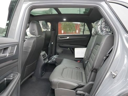 New 2026 Volkswagen Atlas Cross Sport SEL R-Line AWD/4WD image 8