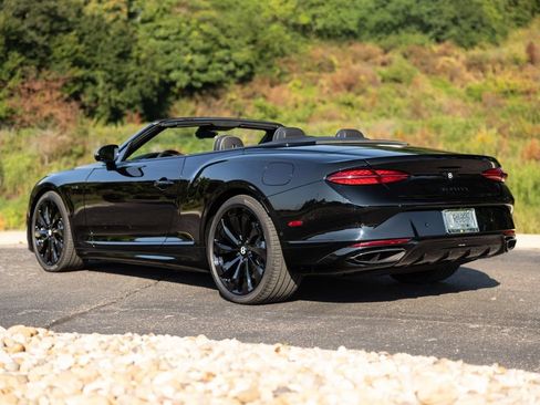 Certified 2025 Bentley Continental GTC AWD/4WD image 9