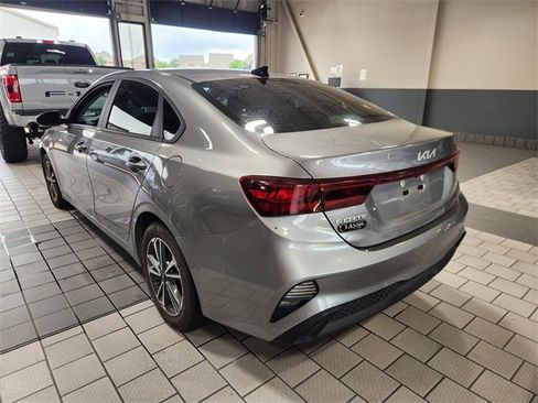 Used 2024 Kia Forte LXS FWD image 4