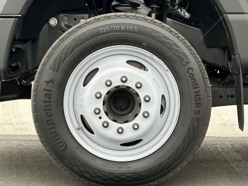 New 2024 Ford F450 XL w/ XL Chrome Package image 21