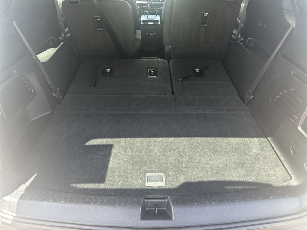 Used 2025 Chevrolet Traverse LT FWD image 29