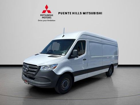 Used 2025 Mercedes-Benz Sprinter 2500 image 1