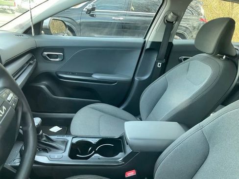 Used 2025 Kia K4 LXS image 9