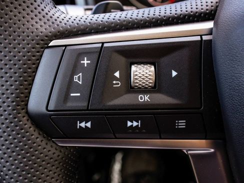 Used 2025 Mitsubishi Outlander SE AWD/4WD image 27