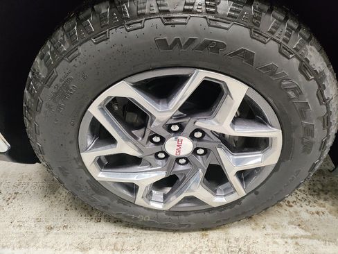 New 2026 GMC Sierra 1500 SLT w/ SLT Premium Plus Package image 17