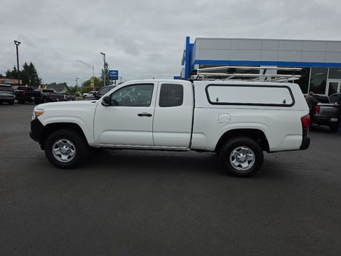 Used 2023 Toyota Tacoma SR RWD image 6