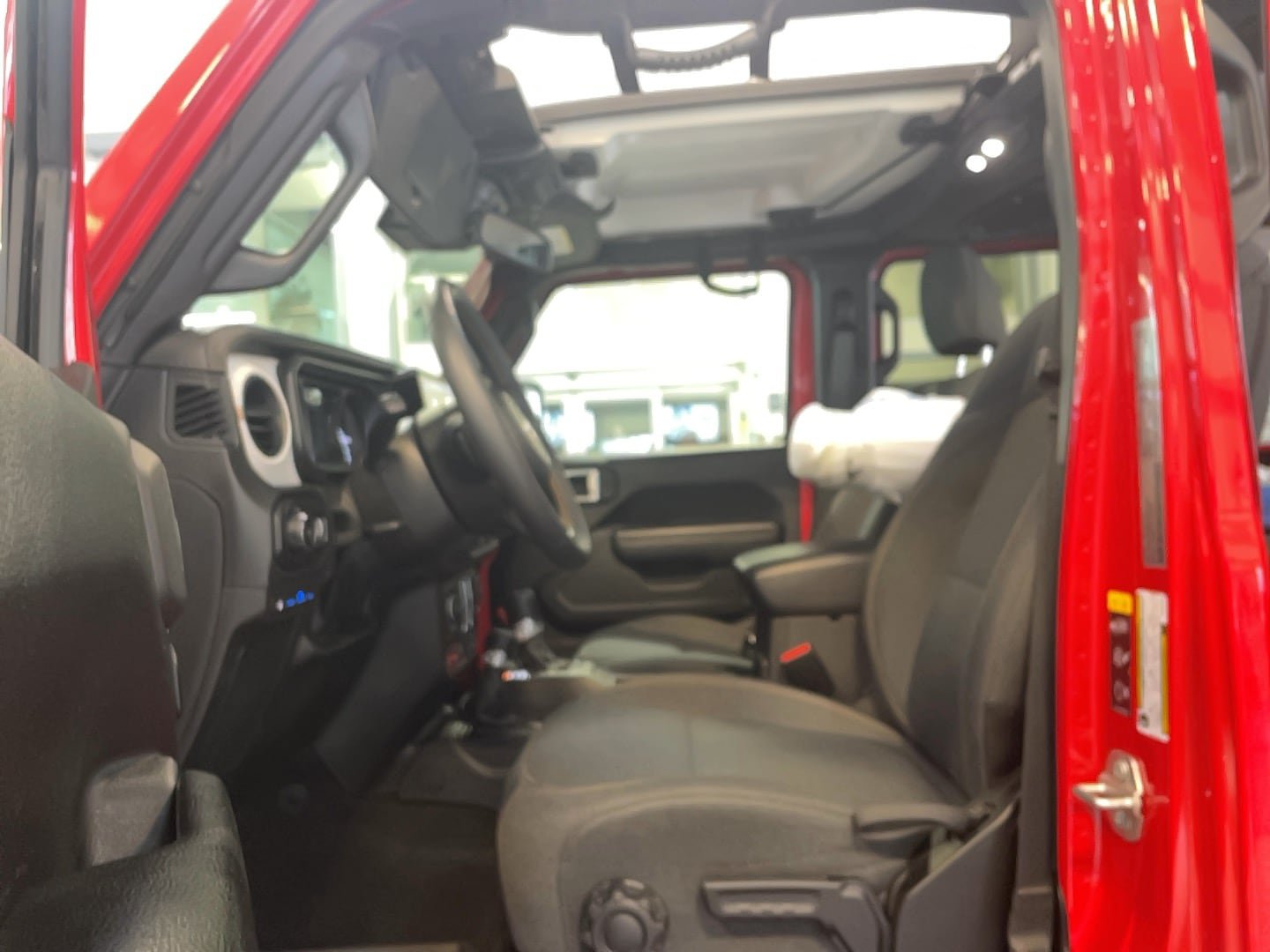 Used 2024 Jeep Wrangler Unlimited AWD/4WD image 14