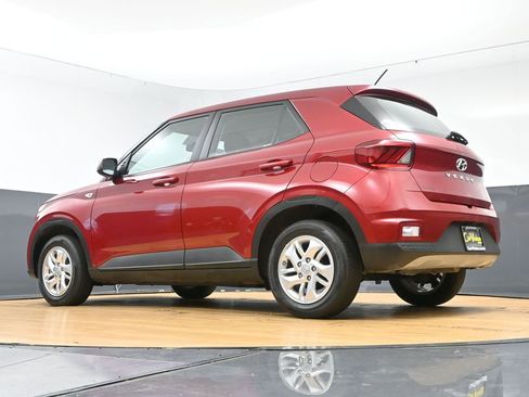 Used 2025 Hyundai Venue SE FWD image 48