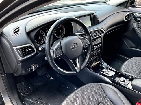 Used 2019 INFINITI QX30 w/ Navigation Package image 16