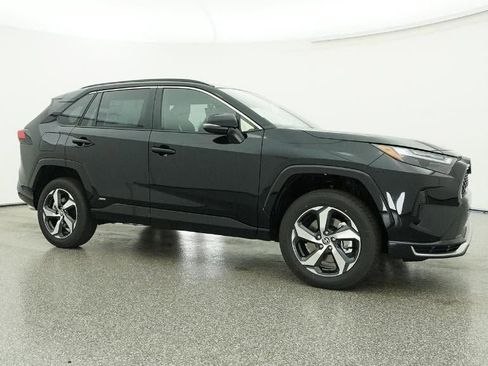 New 2025 Toyota RAV4 SE image 28