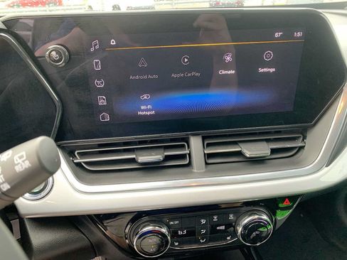 Certified 2024 Chevrolet Trax LT w/ LT Convenience Package FWD image 13
