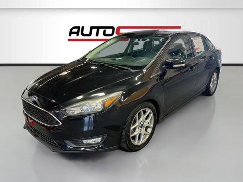 Used 2015 Ford Focus SE w/ Equipment Group 201A FWD image 3