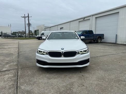 Used 2019 BMW 530e w/ Convenience Package image 2