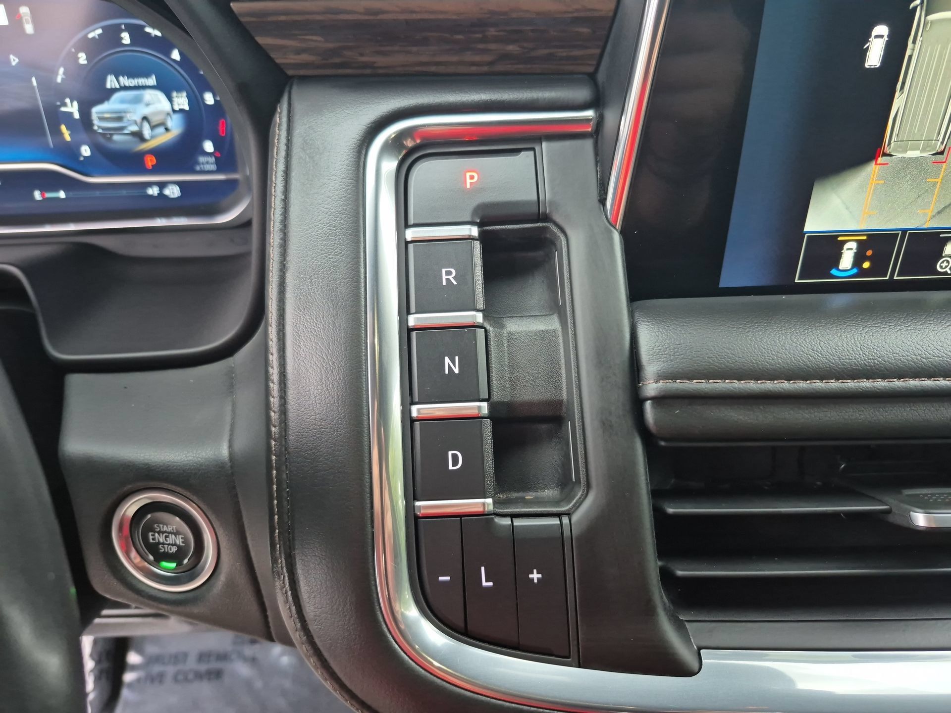 Used 2023 Chevrolet Suburban High Country AWD/4WD image 17