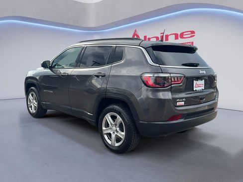 Used 2024 Jeep Compass Latitude AWD/4WD image 3
