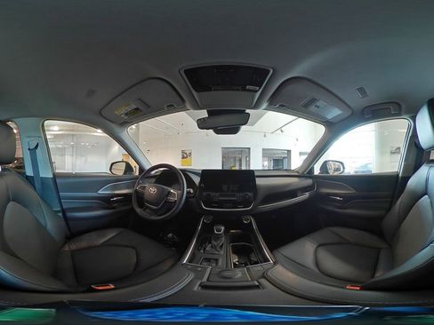 Used 2025 Toyota Grand Highlander FWD image 44