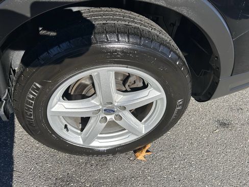 Used 2018 Ford Explorer XLT w/ Equipment Group 201A image 27