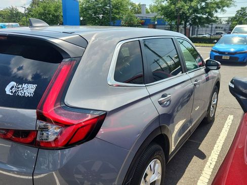 Certified 2025 Honda CR-V LX image 3