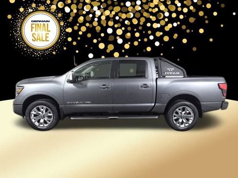 Used 2020 Nissan Titan SL w/ Moonroof Package image 9