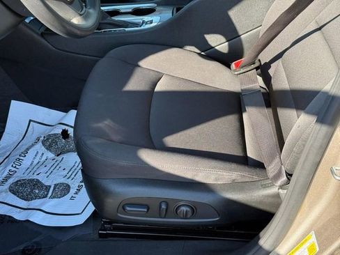 Used 2024 Chevrolet Malibu LT image 17